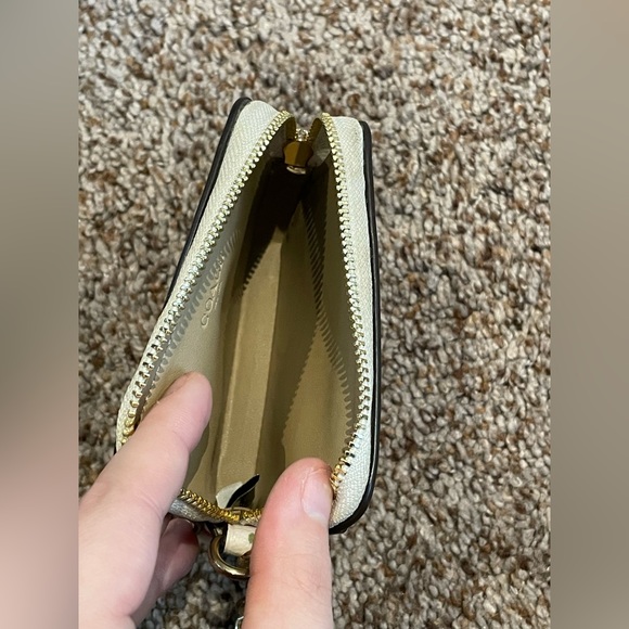 Coach Zip Card Case - Picture 6 of 7